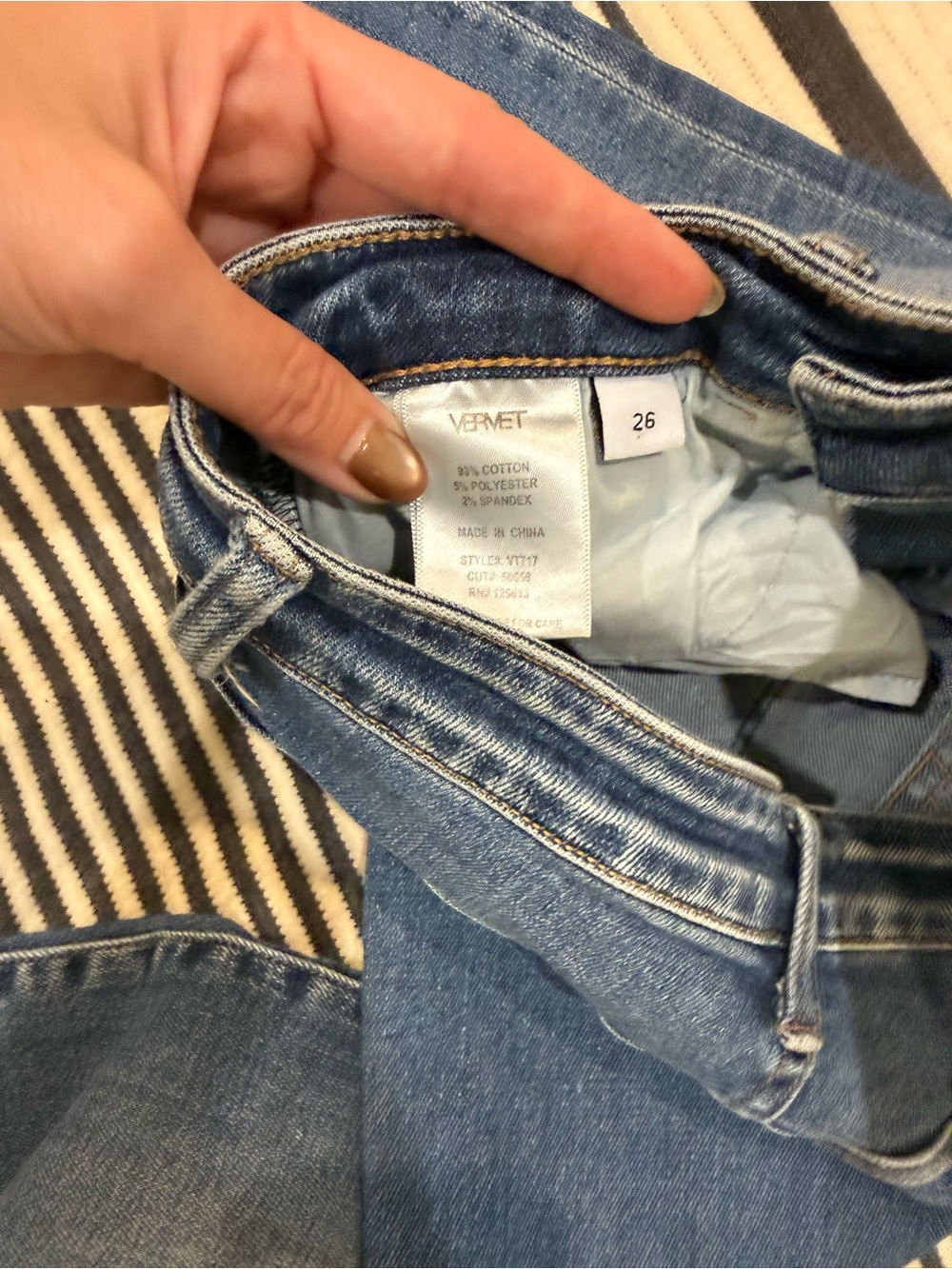 Vervet Los Angeles Medium Wash Blue Mid Rise Stretch Skinny Jeans size 26 - Picture 2 of 6